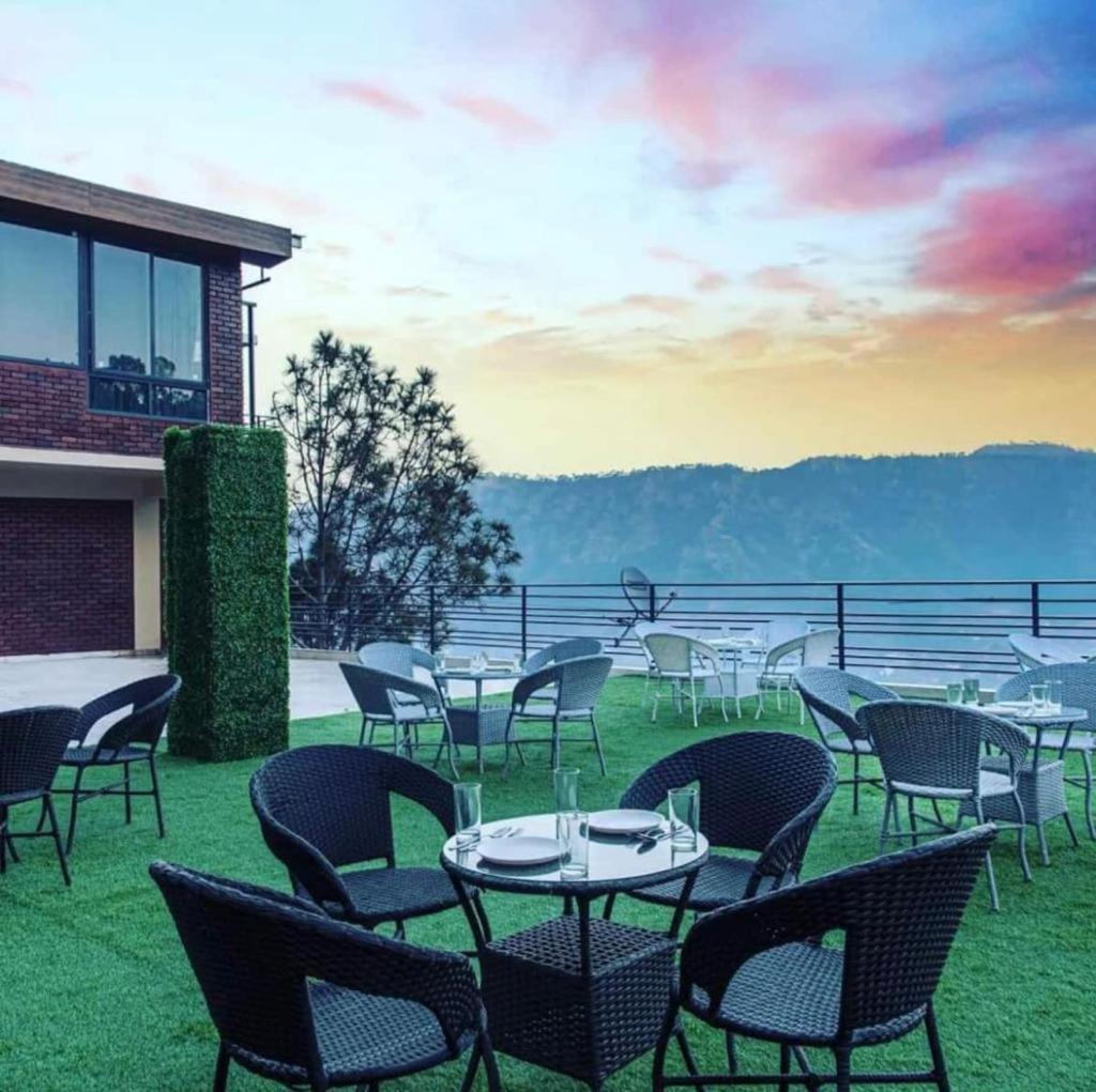 Mountain Height Kasauliアパートメント エクステリア 写真